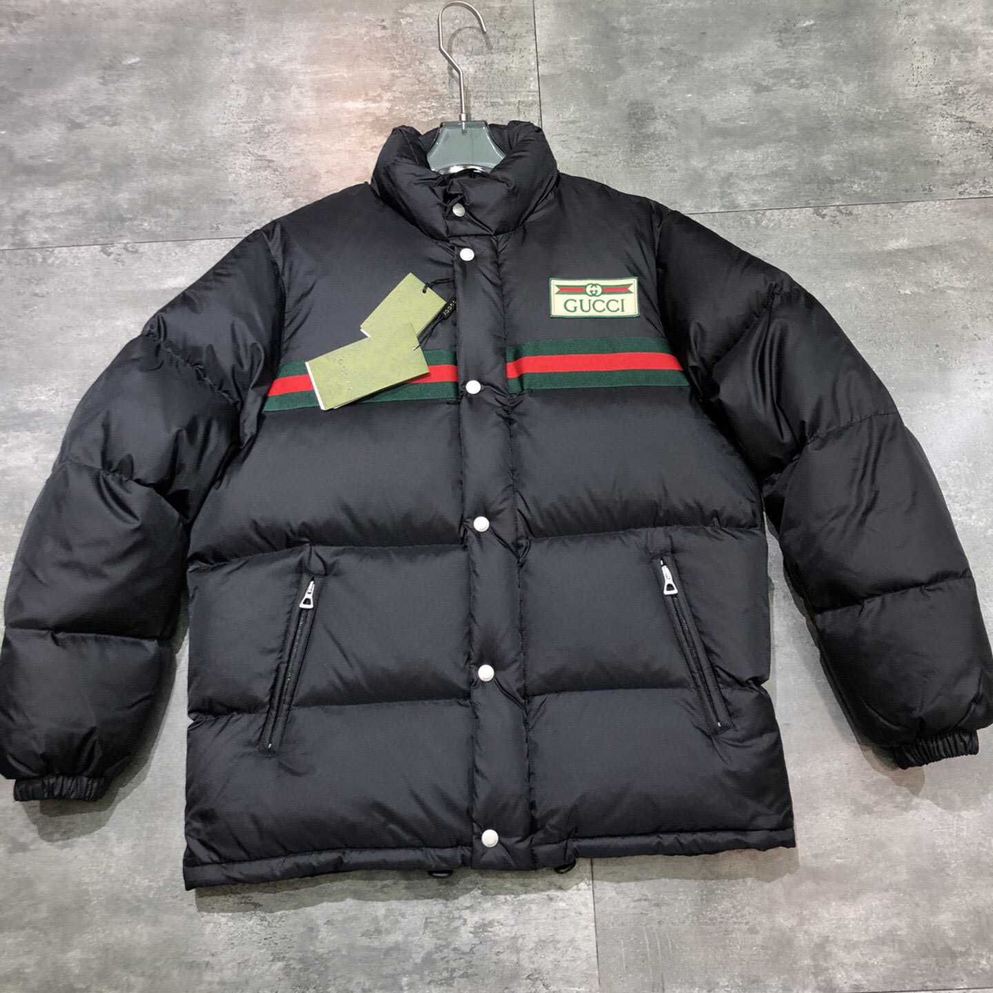 Gucci gepolsterte Nylon-Bomberjacke mit Web - EUR FASHION