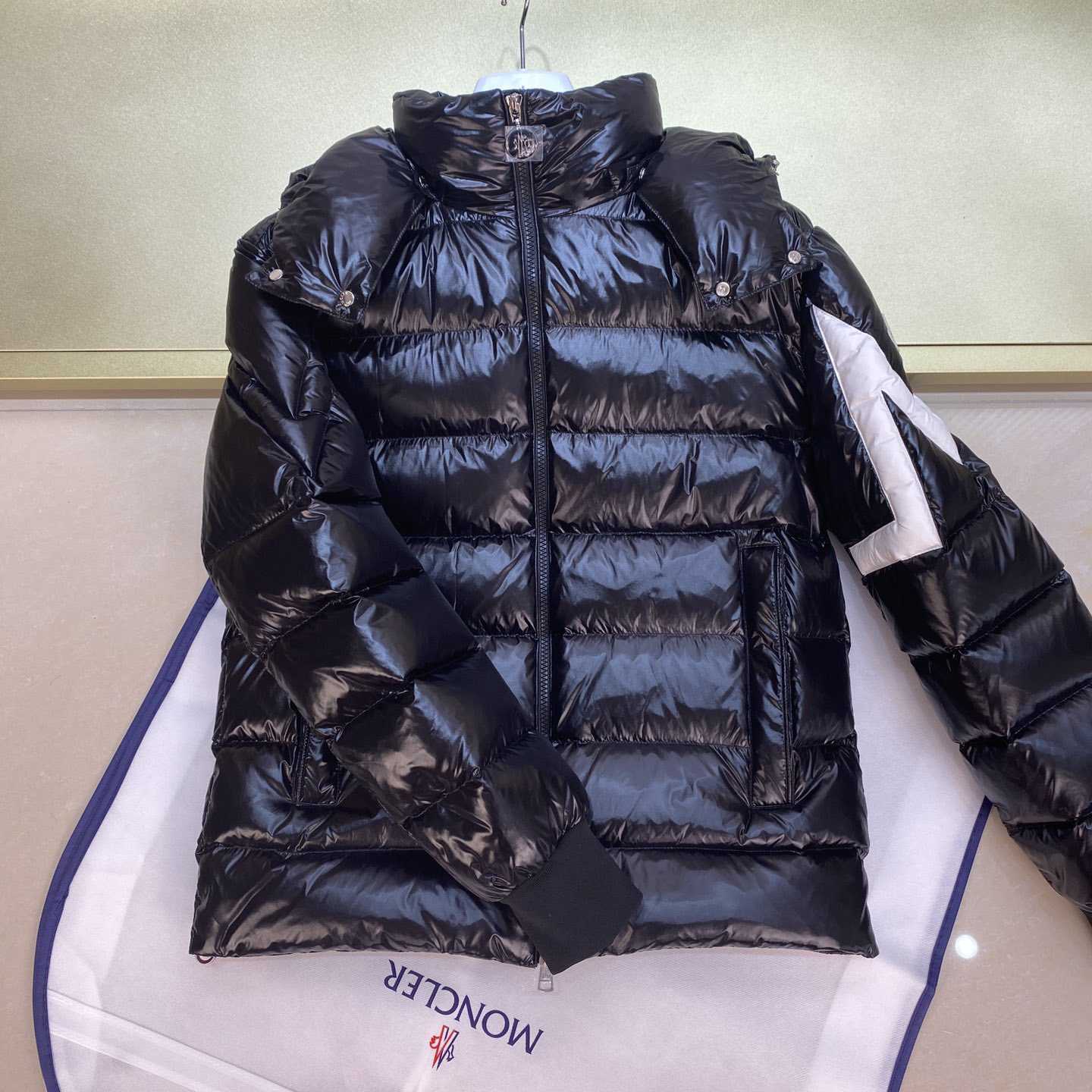Moncler Corydale kurze Daunenjacke - EUR FASHION