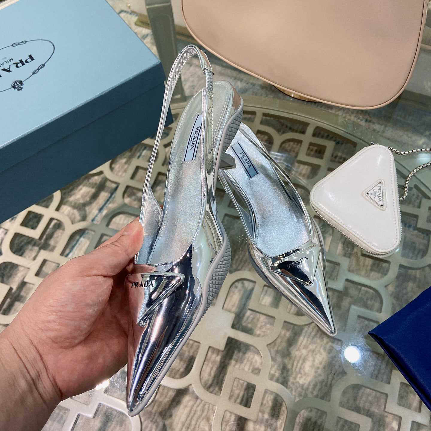 Prada Slingback-Pumps aus gebürstetem Leder - EUR FASHION