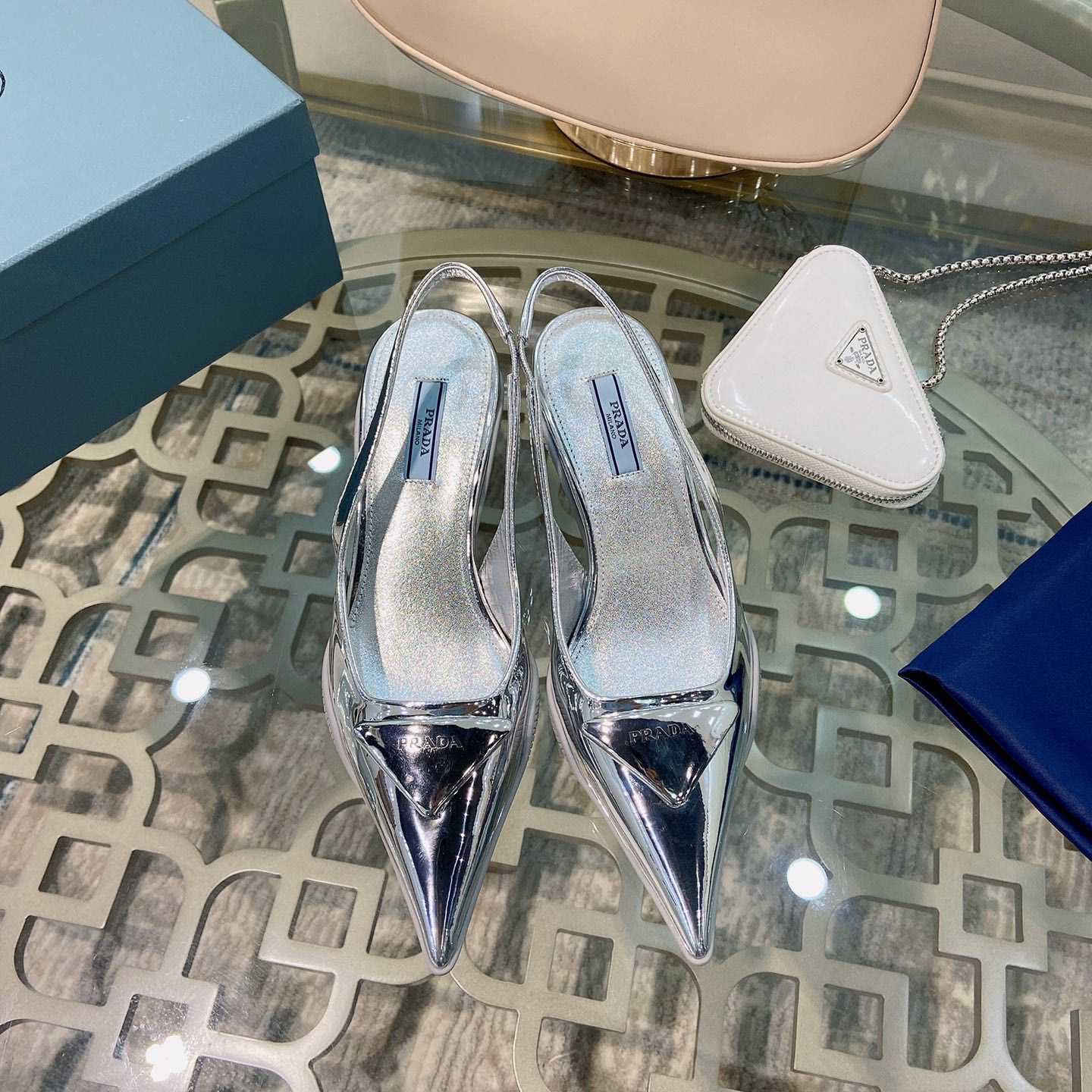 Prada Slingback-Pumps aus gebürstetem Leder - EUR FASHION