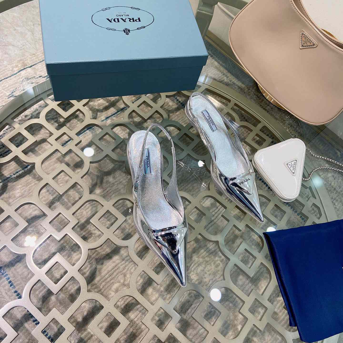 Prada Slingback-Pumps aus gebürstetem Leder - EUR FASHION