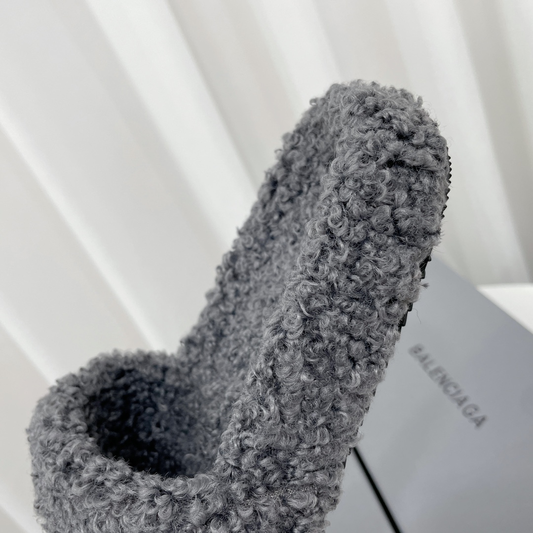Balenciaga Furry Slide Sandale - EUR FASHION