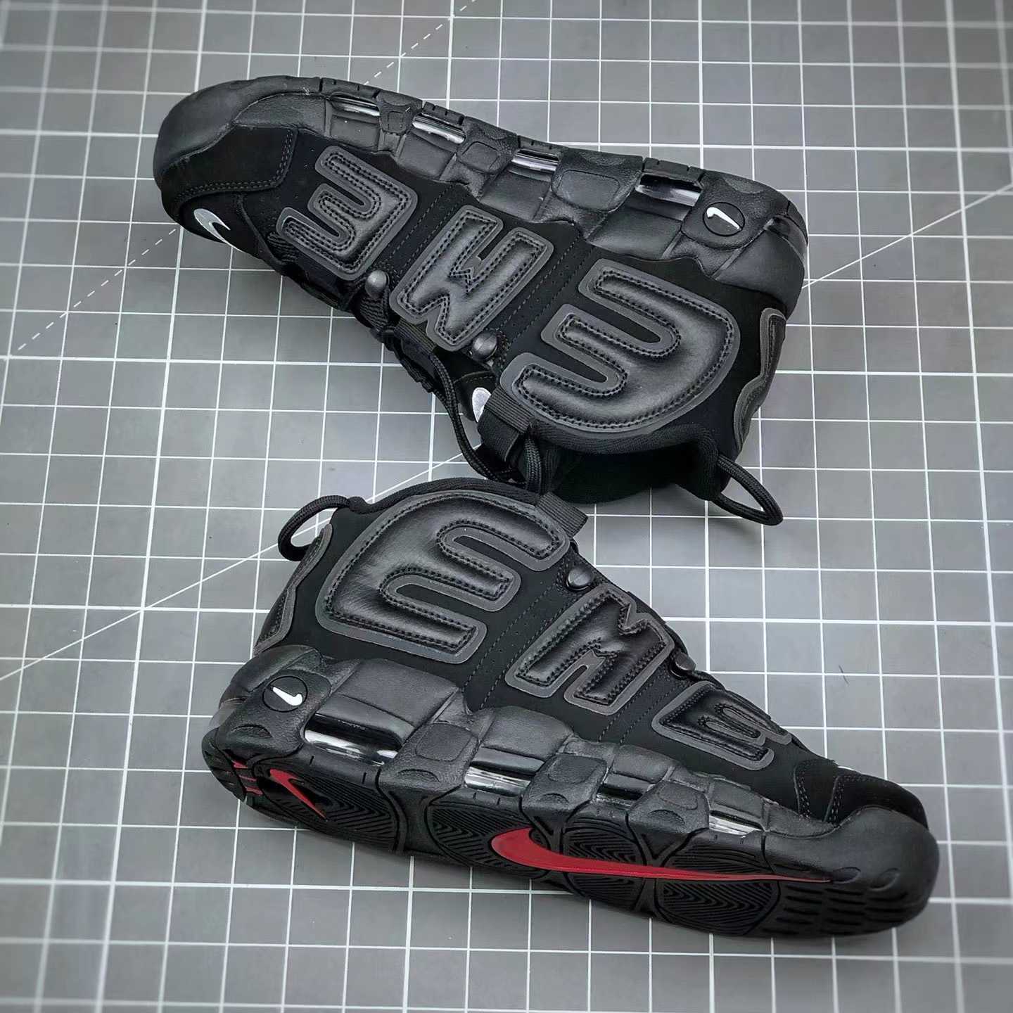 Air More Uptempo X Supreme Sneakers 902290-600-001 - EUR FASHION