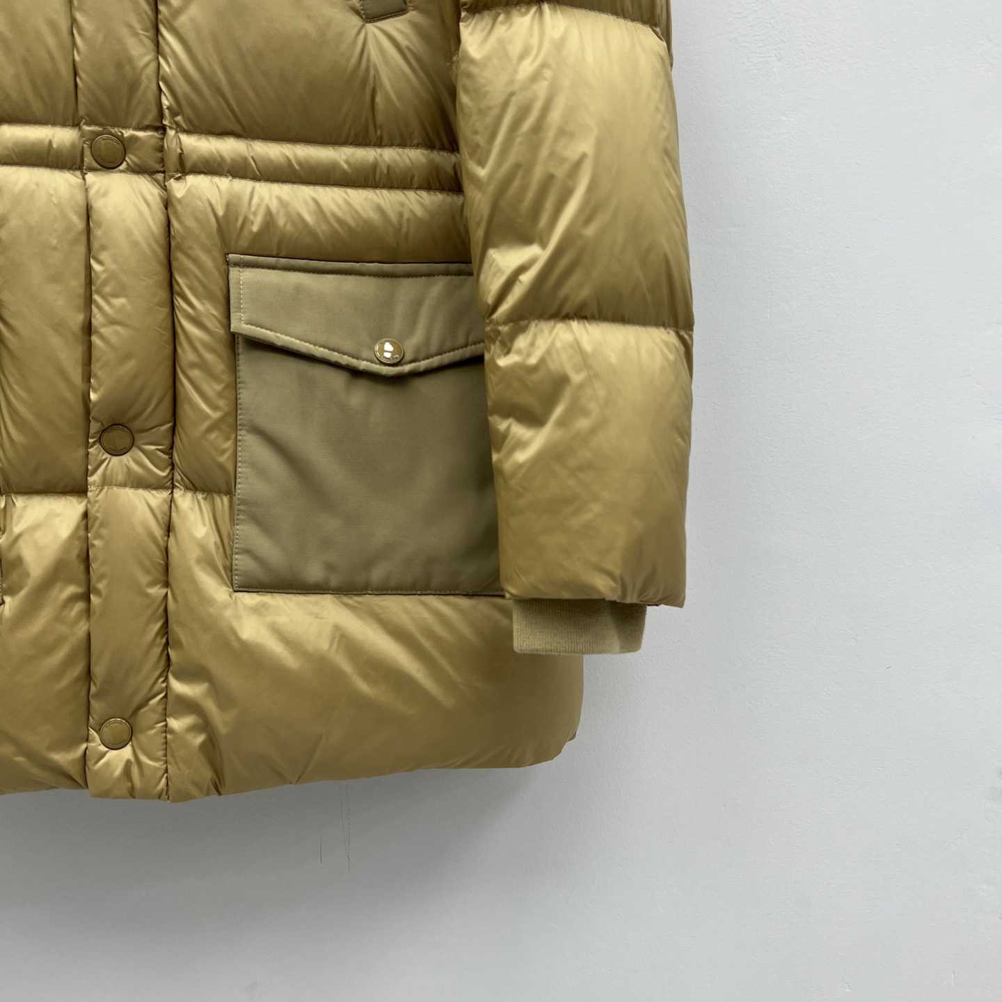 Burberry Puffermantel aus Nylon mit Logo-Applikation - EUR FASHION