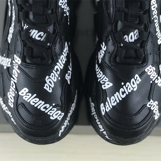 Balenciaga Triple S Logotype Sneaker aus technischem Schwarz-Weiß-Material - EUR FASHION