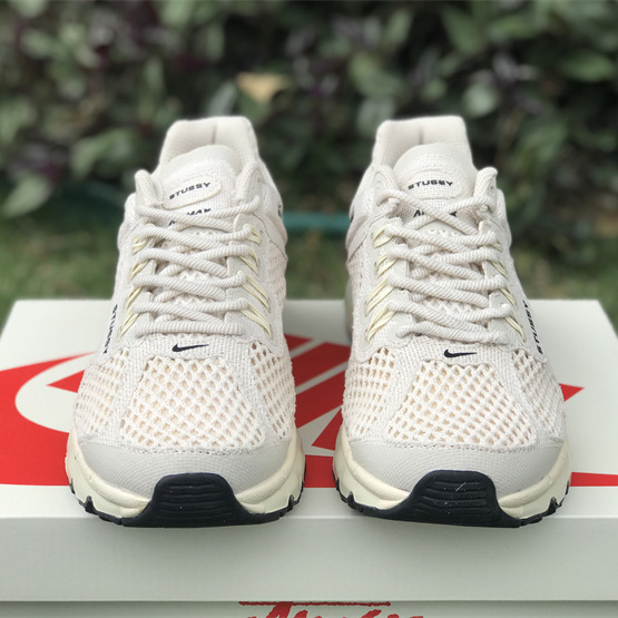 Stüssy x Nike Air Max 2013 Turnschuhe DM6447-200 - EUR FASHION