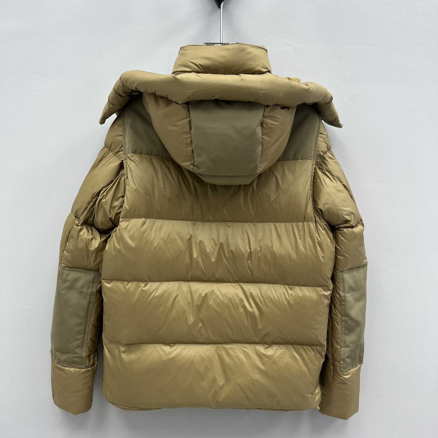 Burberry Pufferjacke mit abnehmbaren Ärmeln und Kapuze - EUR FASHION