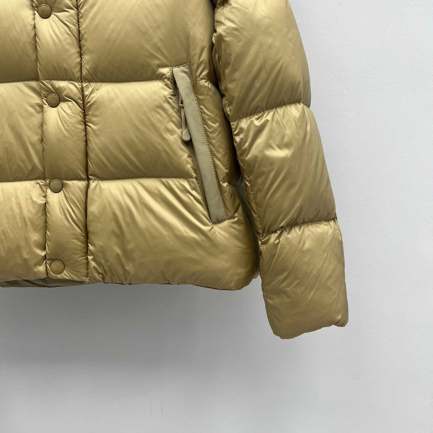 Burberry Pufferjacke mit abnehmbaren Ärmeln und Kapuze - EUR FASHION