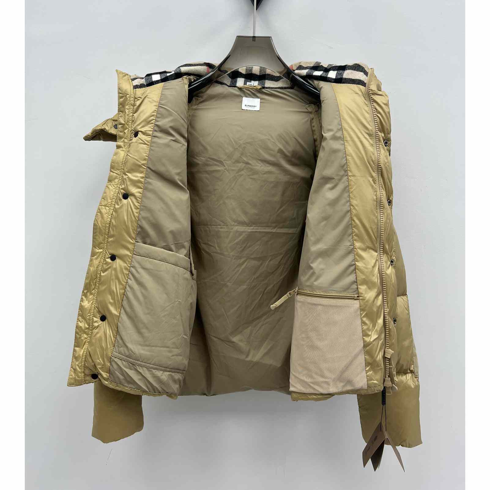 Burberry Pufferjacke mit abnehmbaren Ärmeln und Kapuze - EUR FASHION