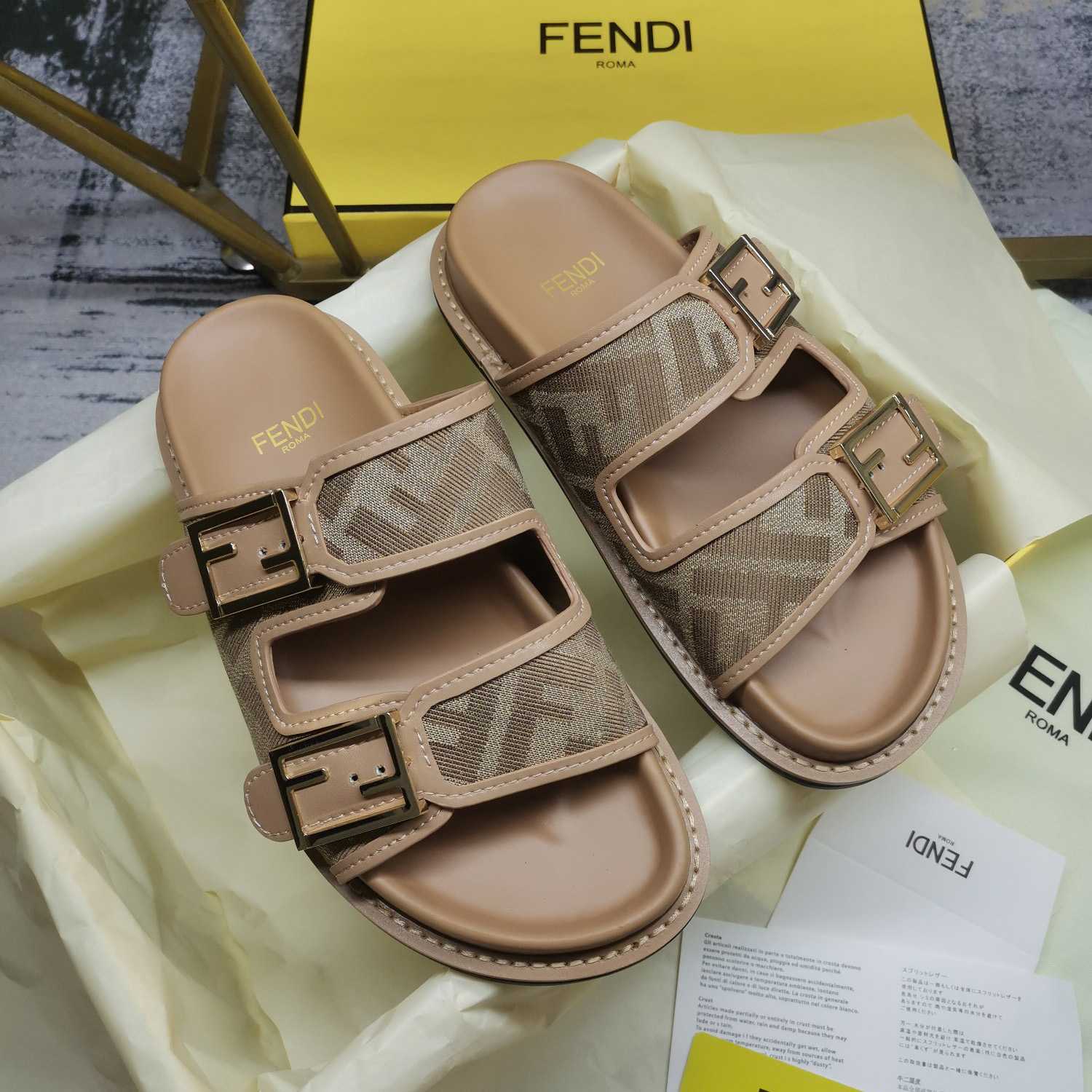 Fendi Feel Taubengraue FF-Chenille-Slides - EUR FASHION