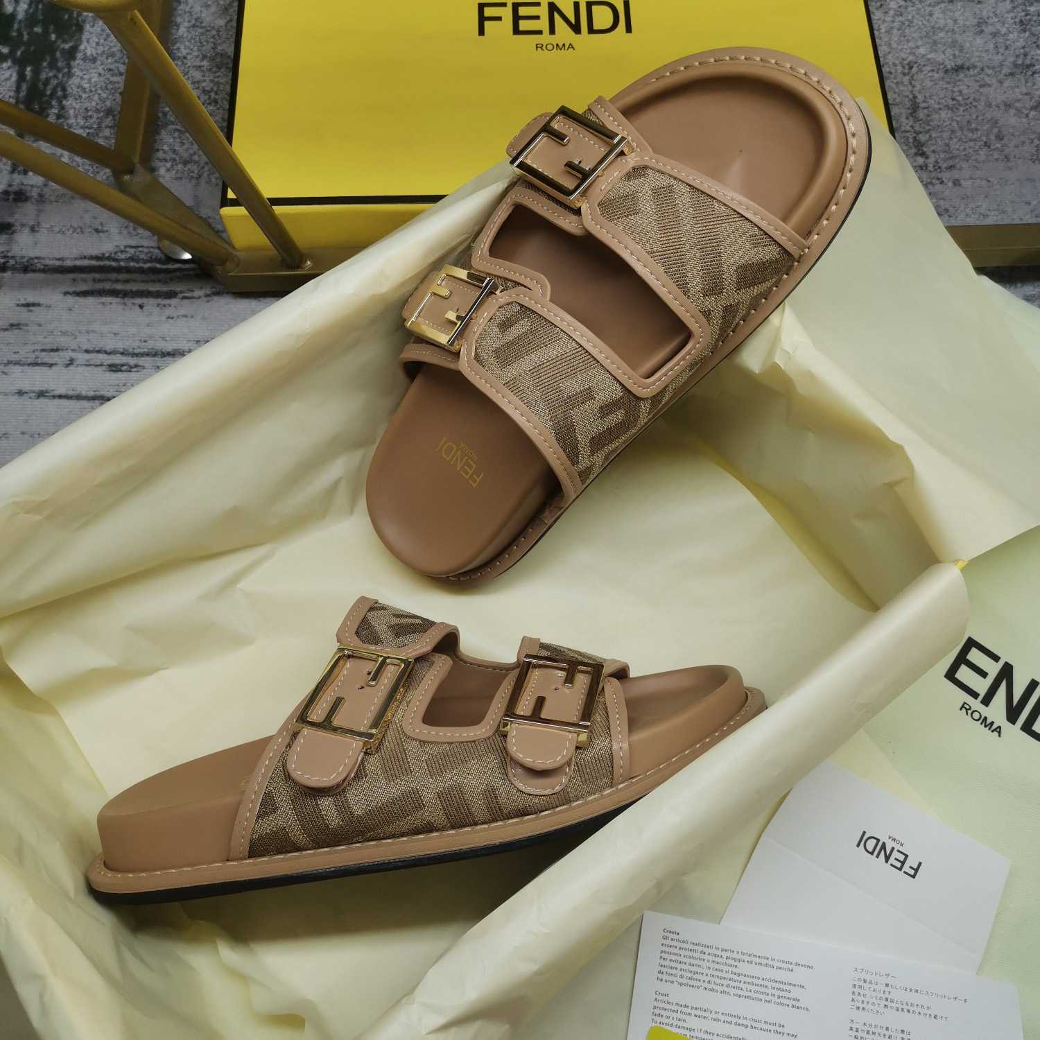 Fendi Feel Taubengraue FF-Chenille-Slides - EUR FASHION