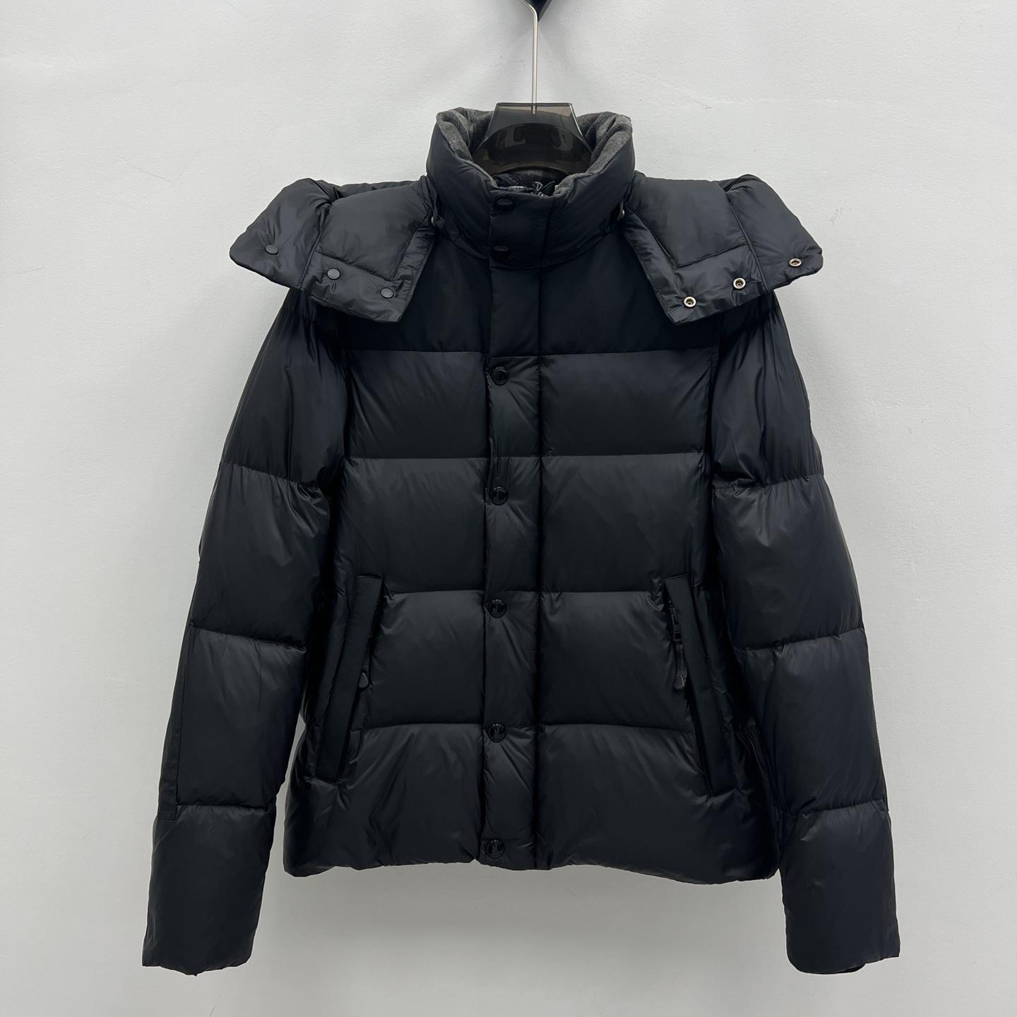 Burberry Pufferjacke mit abnehmbaren Ärmeln und Kapuze - EUR FASHION