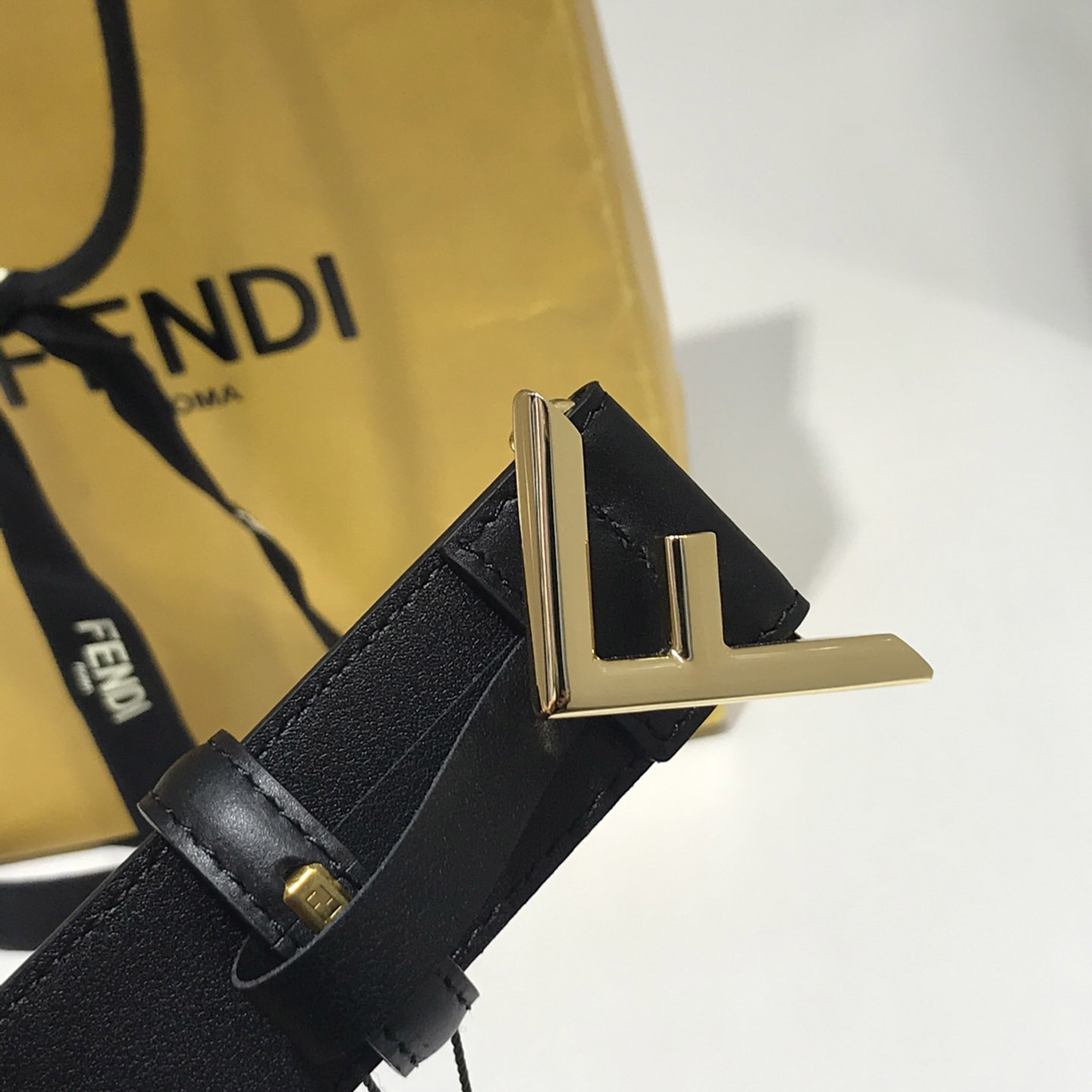 Fendi Schwarzer Ledergürtel - EUR FASHION