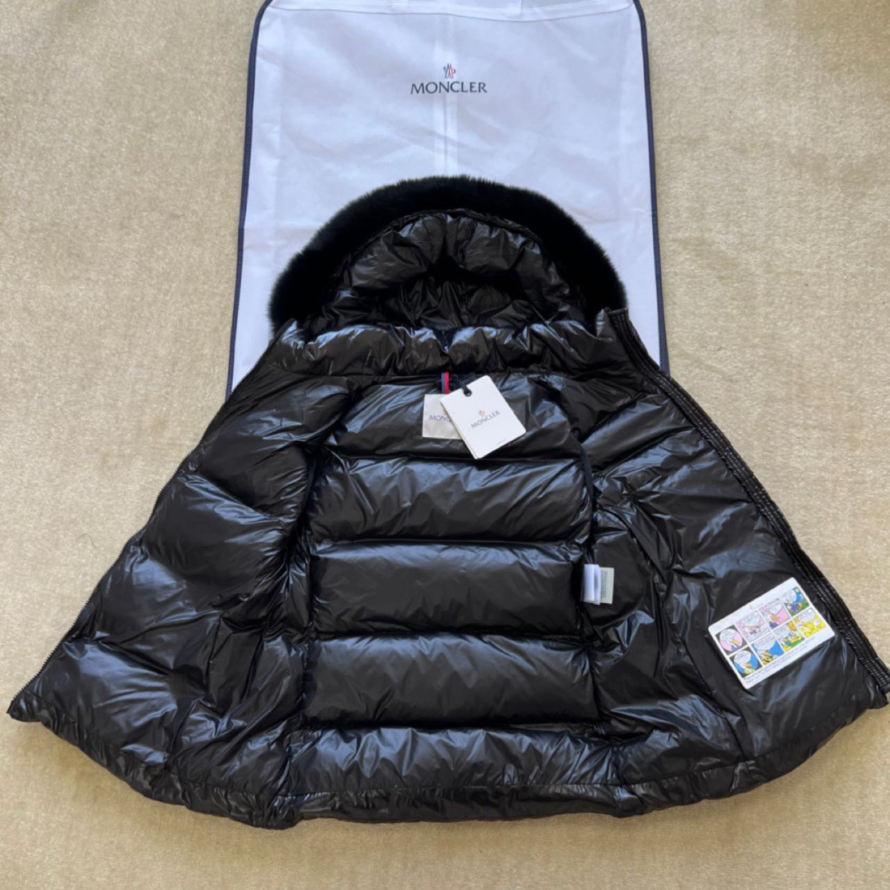 Moncler Bairon Weste mit Kunstpelzbesatz - EUR FASHION