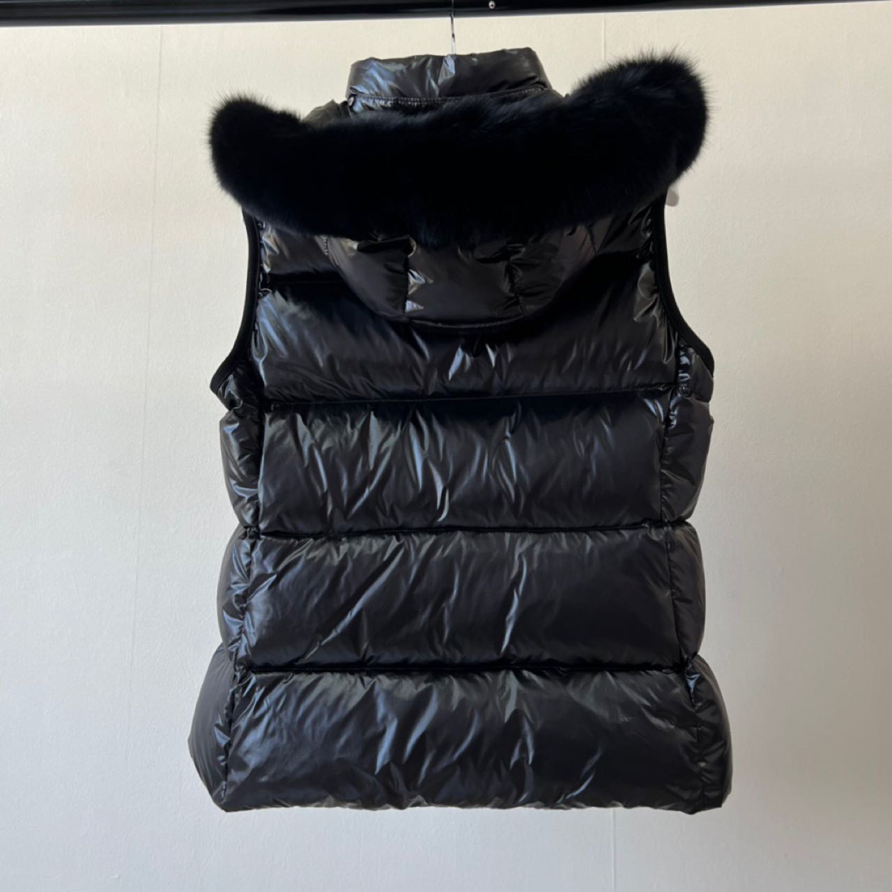 Moncler Bairon Weste mit Kunstpelzbesatz - EUR FASHION