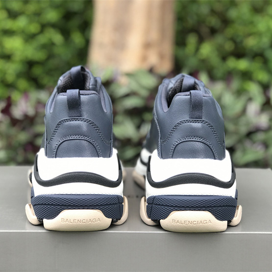 Balenciaga Triple S Sneaker in Blau - EUR FASHION