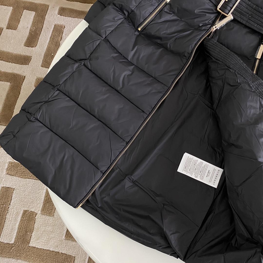 Lange Daunenjacke aus Nylon mit Kapuze von Burberry - EUR FASHION