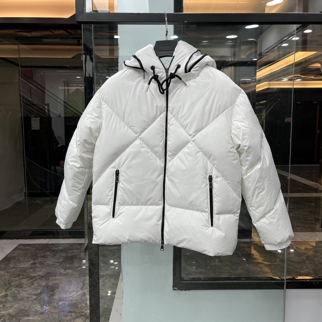 Weiße Daynamic-Porossan-Daunenjacke von Moncler - EUR FASHION