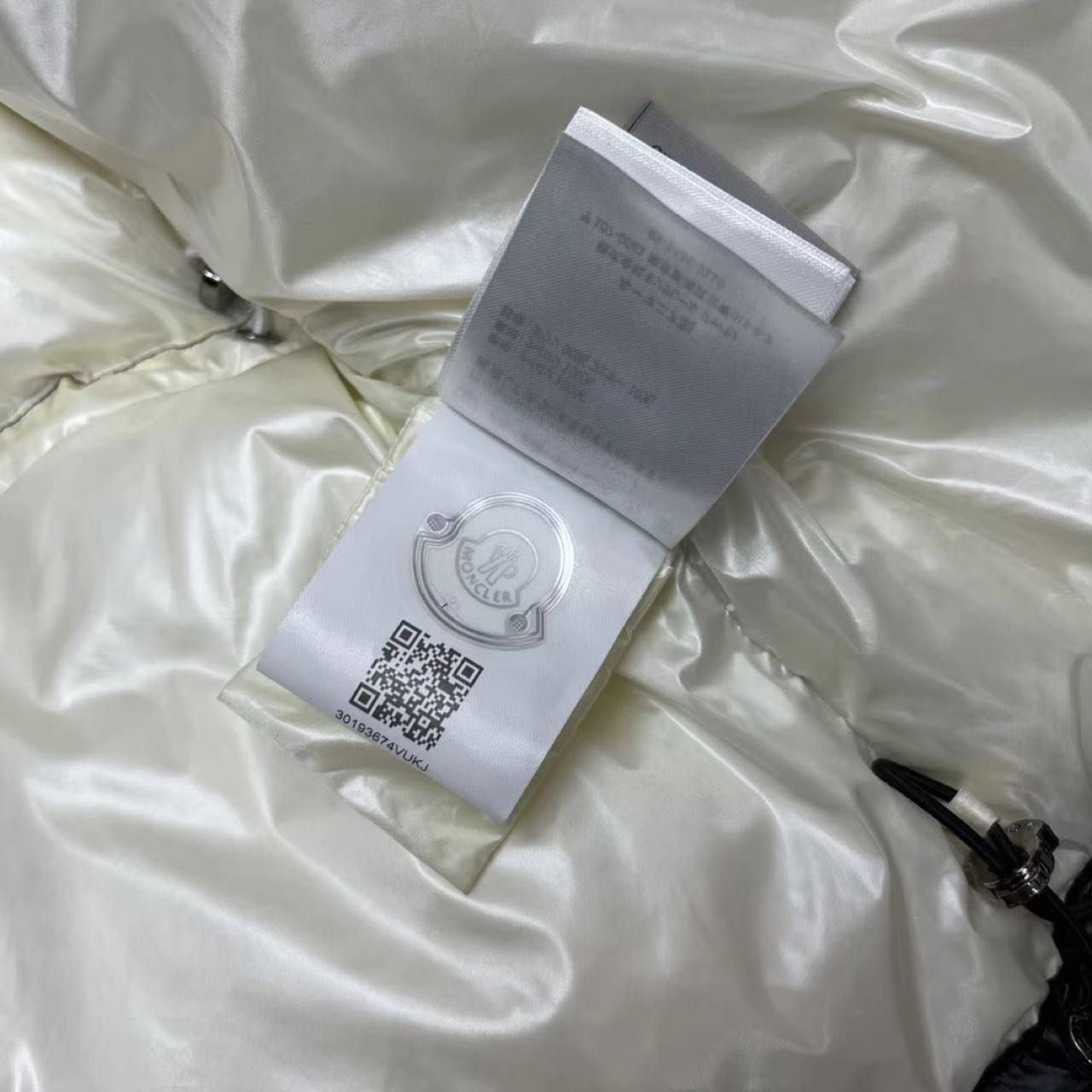Moncler Abbaye kurze Daunenjacke für Damen - EUR FASHION