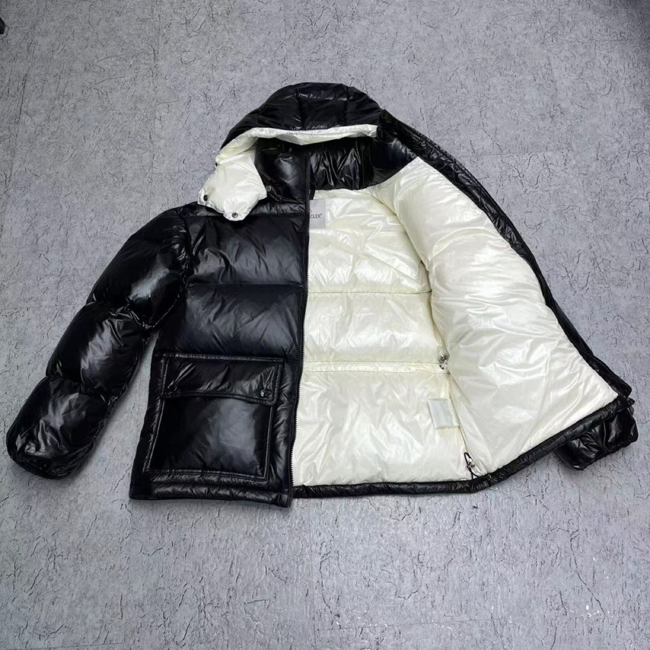Moncler Abbaye kurze Daunenjacke für Damen - EUR FASHION