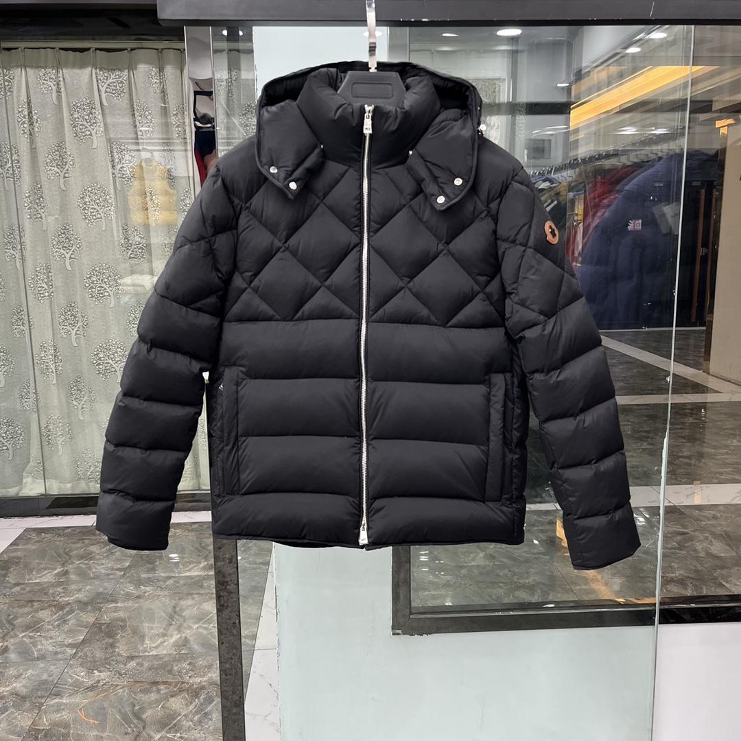 Moncler Wattierte Jacke mit Kapuze - EUR FASHION