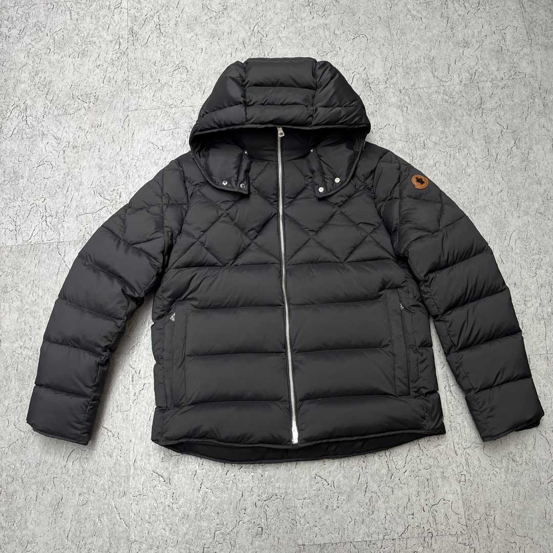 Moncler Wattierte Jacke mit Kapuze - EUR FASHION