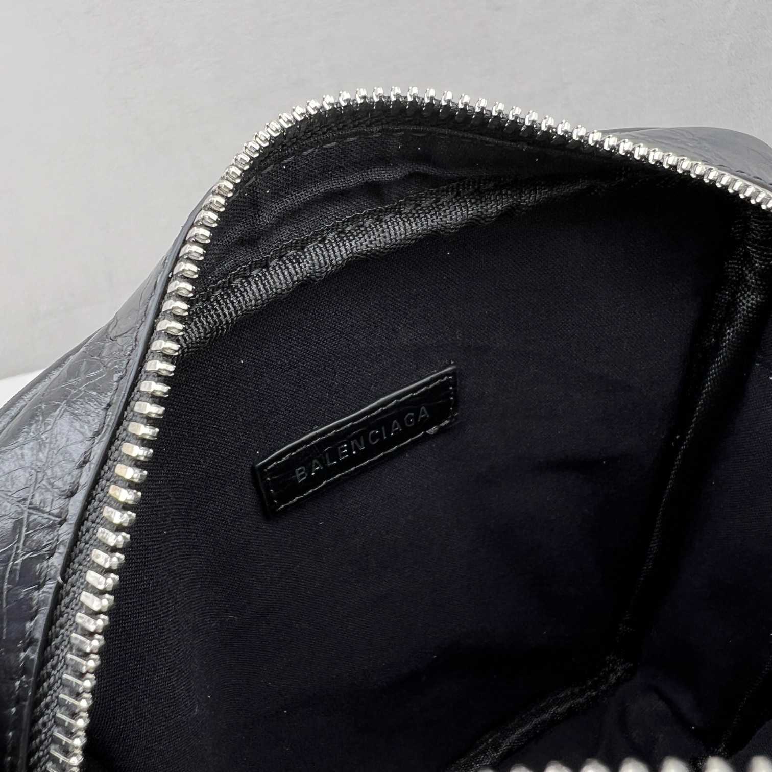 Balenciaga Le Cag M Kreuz (21-17-4,5 cm) - EUR FASHION