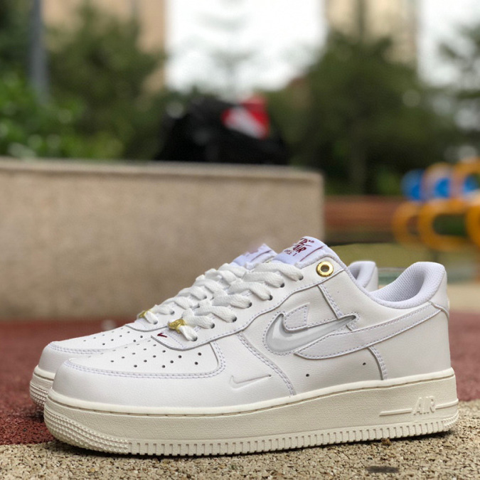 Air Force 1’07 Low Premium „White Sail Team Red“ Sneaker DQ7664-100 - EUR FASHION