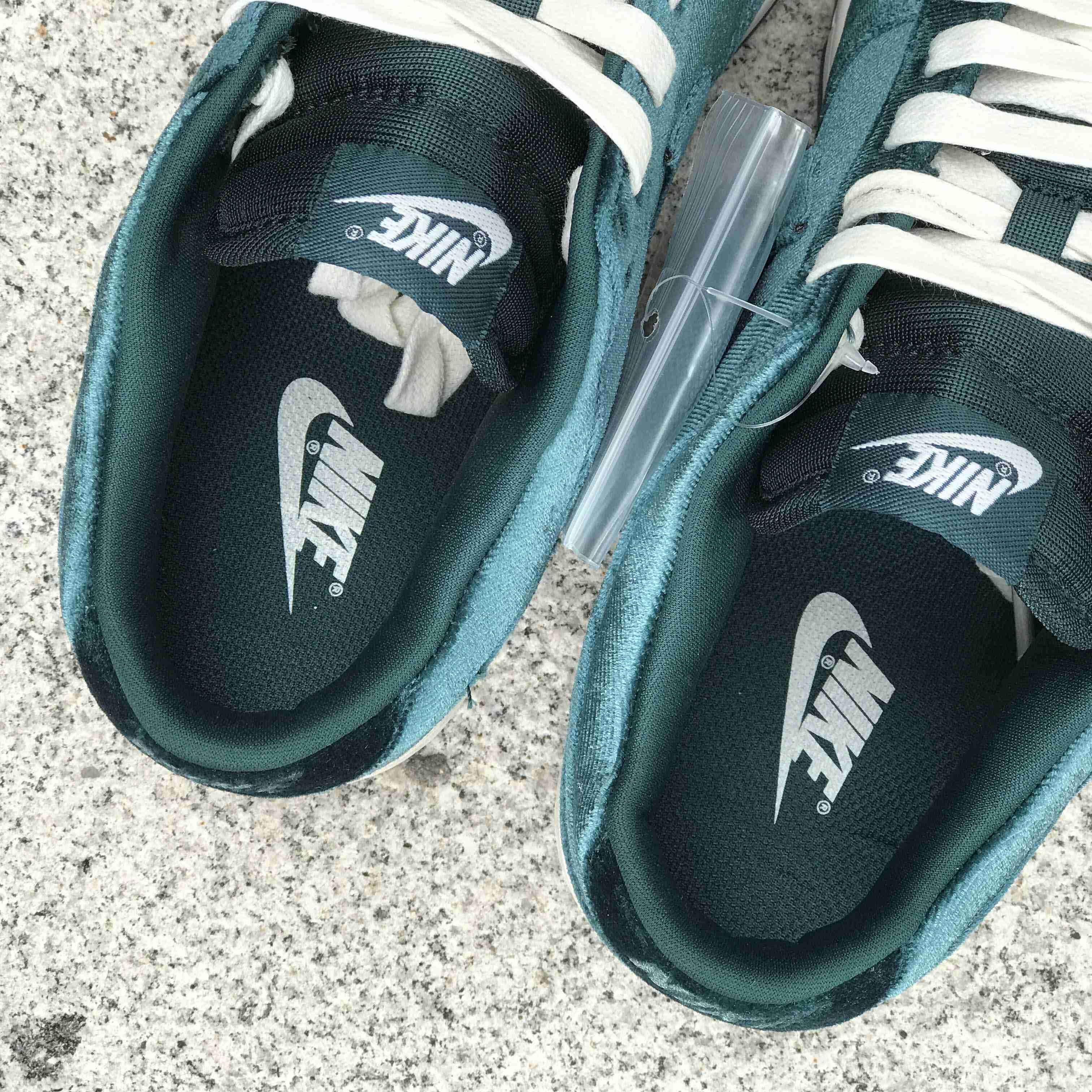 Nike Dunk Low „Green Velvet“ Sneaker DZ5224-300 - EUR FASHION