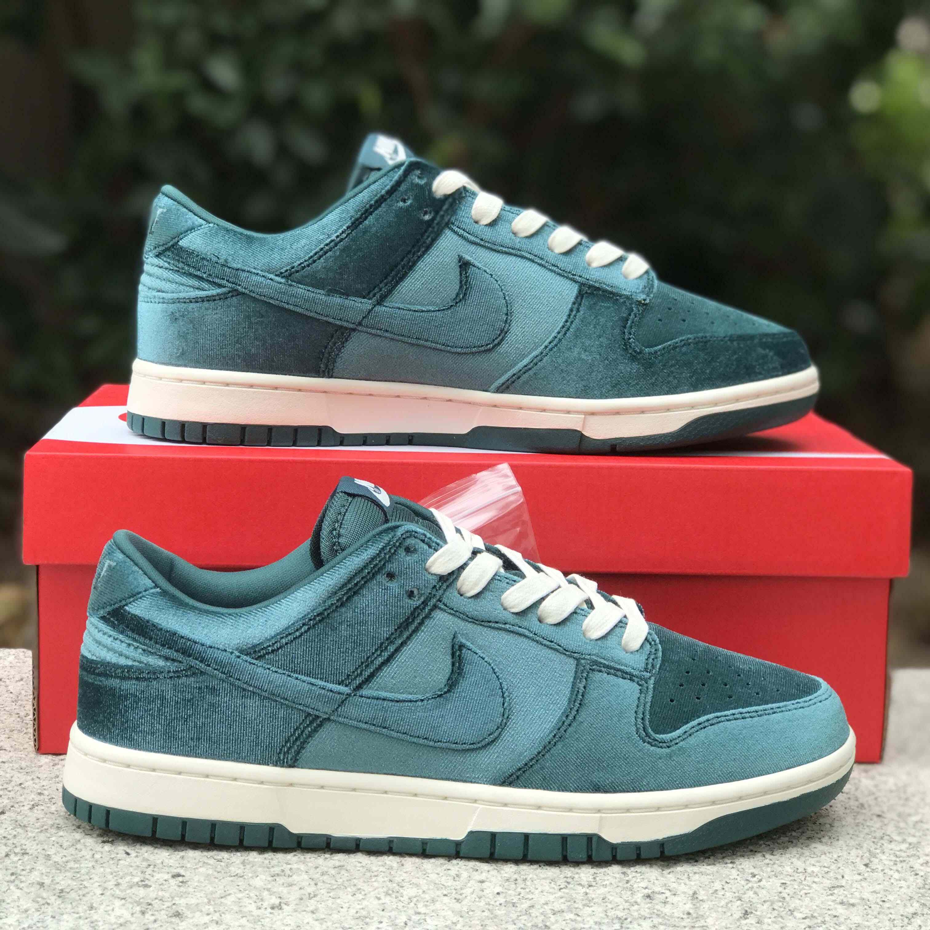 Nike Dunk Low „Green Velvet“ Sneaker DZ5224-300 - EUR FASHION