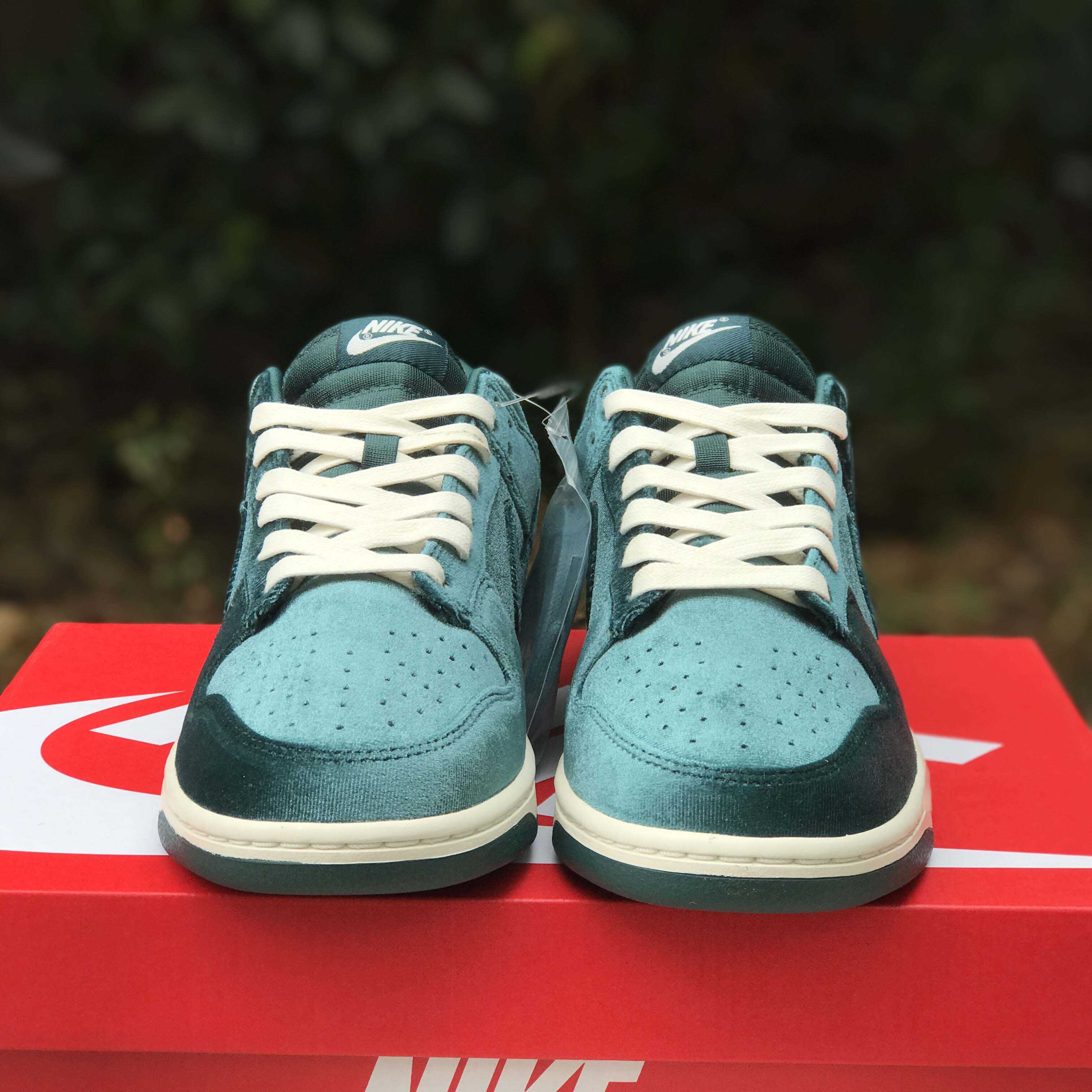 Nike Dunk Low „Green Velvet“ Sneaker DZ5224-300 - EUR FASHION