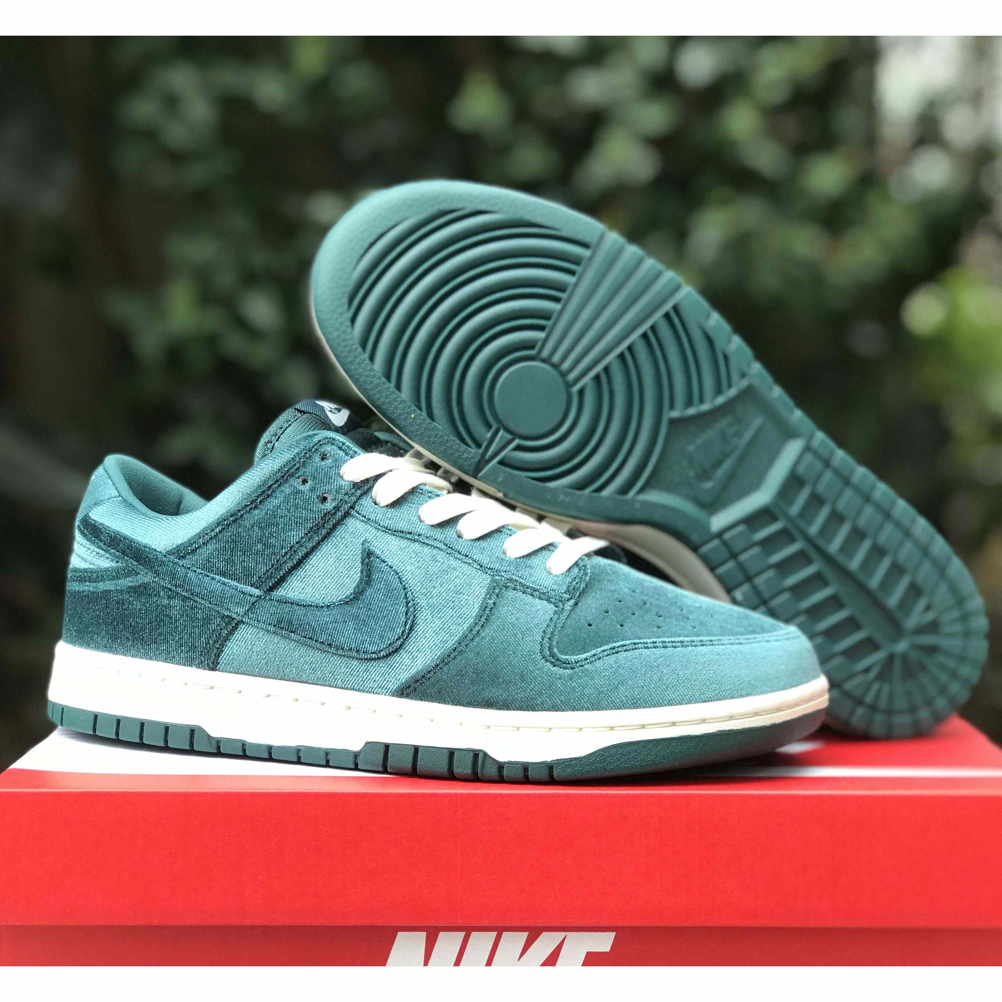 Nike Dunk Low „Green Velvet“ Sneaker DZ5224-300 - EUR FASHION