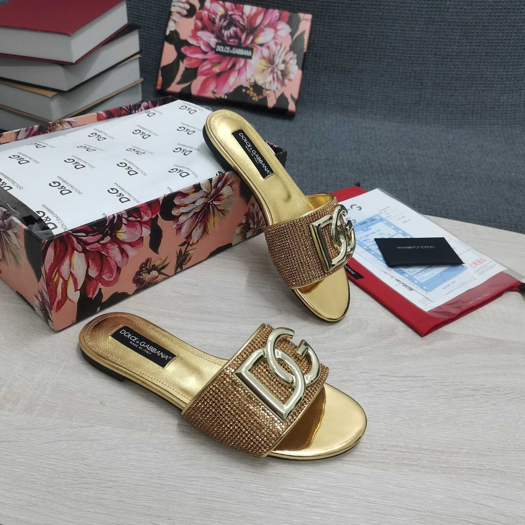 Dolce & Gabbana DG Logo Sandale - EUR FASHION