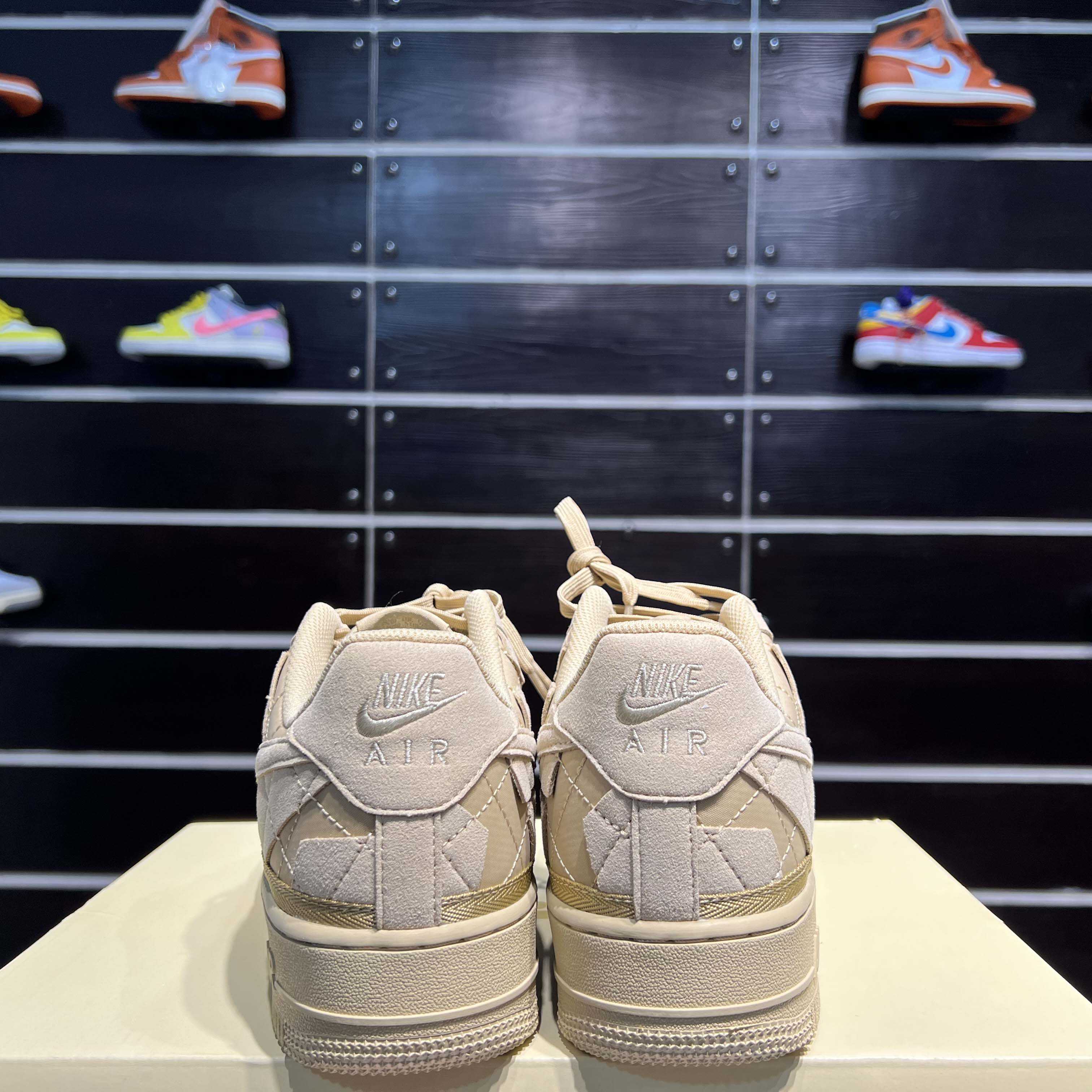 Billie Eilish x Nike Air Force 1 Low „Mushroom“ Sneaker DQ4137-200 - EUR FASHION