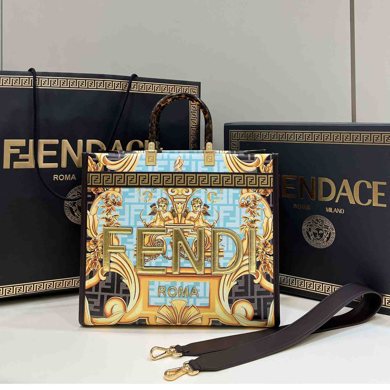 Versace x Fendi Sunshine Fendace Leder-Shopper (36–13–32 cm) - EUR FASHION