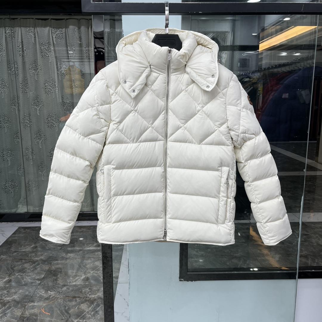 Moncler Wattierte Jacke mit Kapuze - EUR FASHION