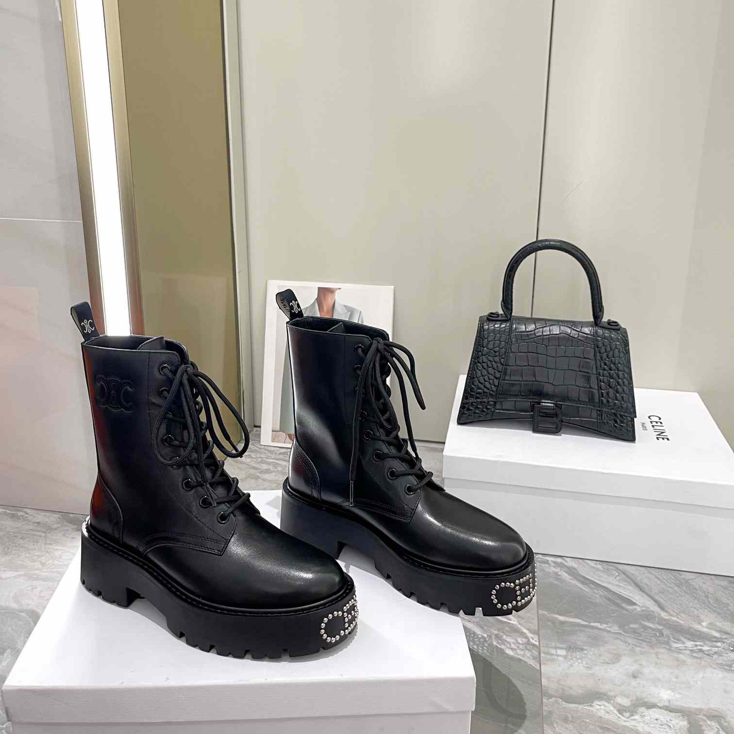 Celine Schnürstiefel mit Triomphe und Nietensohle Celine Bulky in Shiny Bull - EUR FASHION