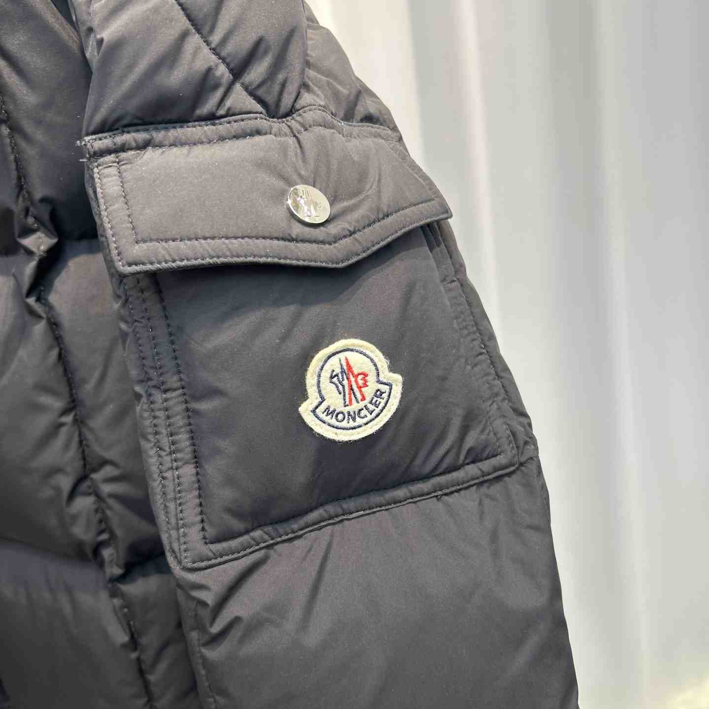 Moncler Mariveles kurze Daunenjacke - EUR FASHION