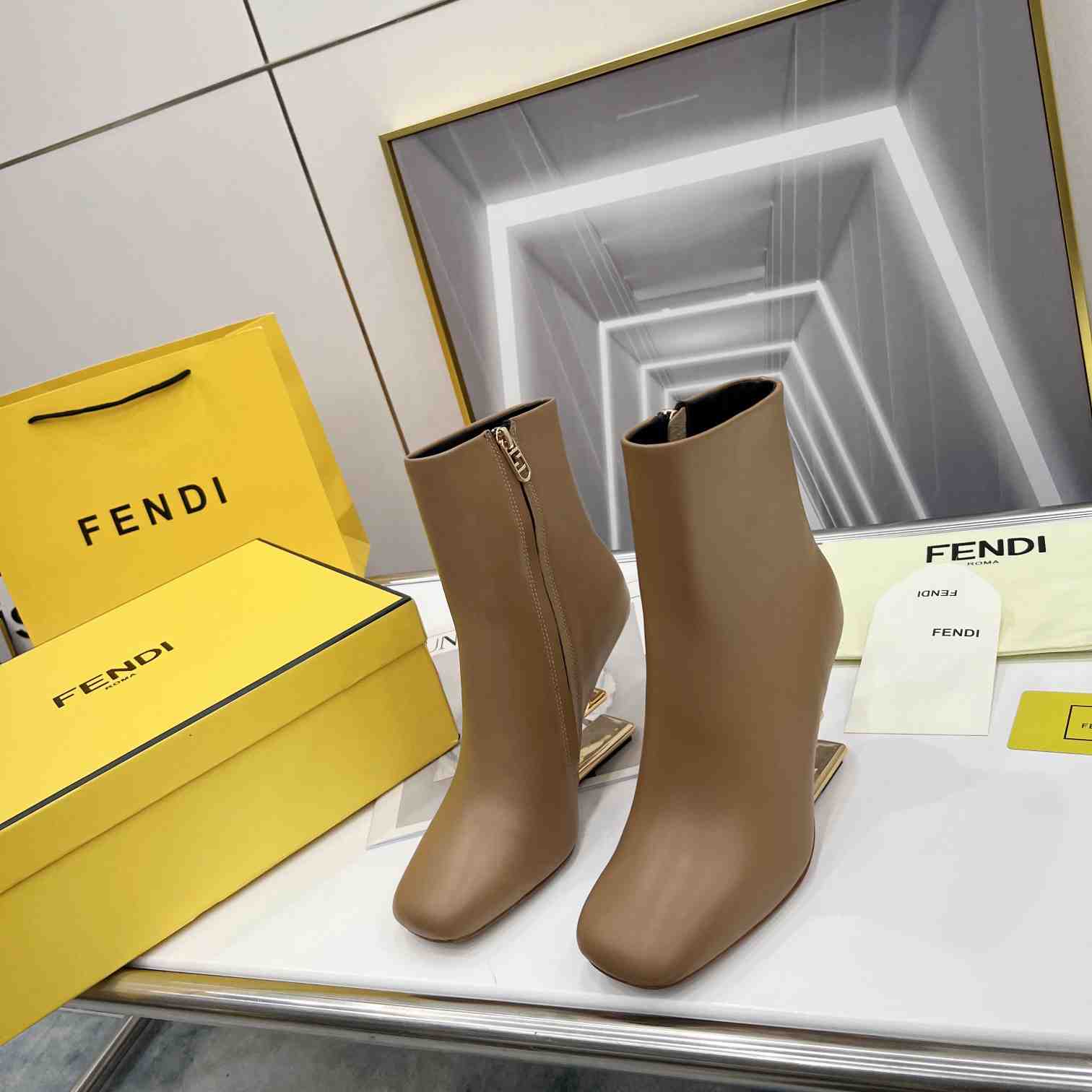 Fendi erste hochhackige Stiefel - EUR FASHION