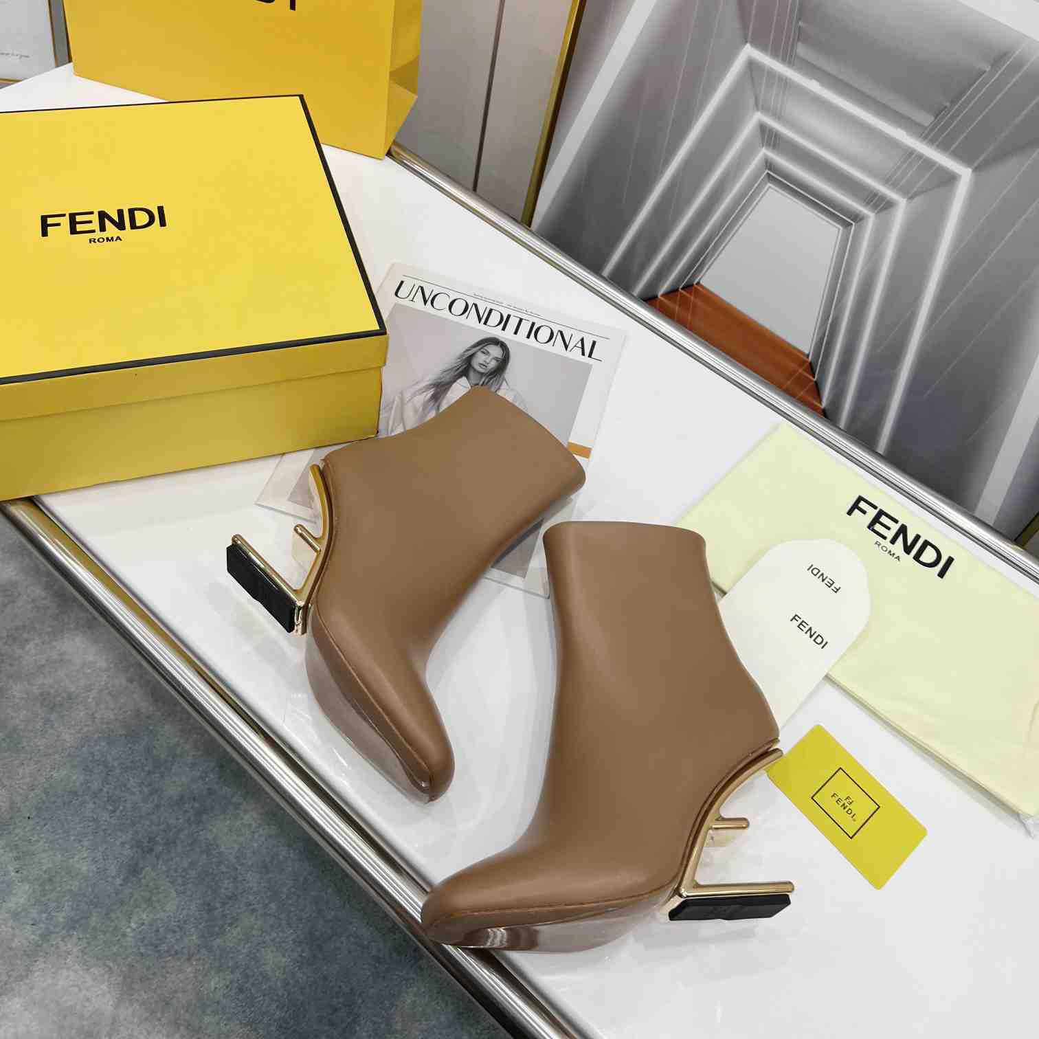 Fendi erste hochhackige Stiefel - EUR FASHION