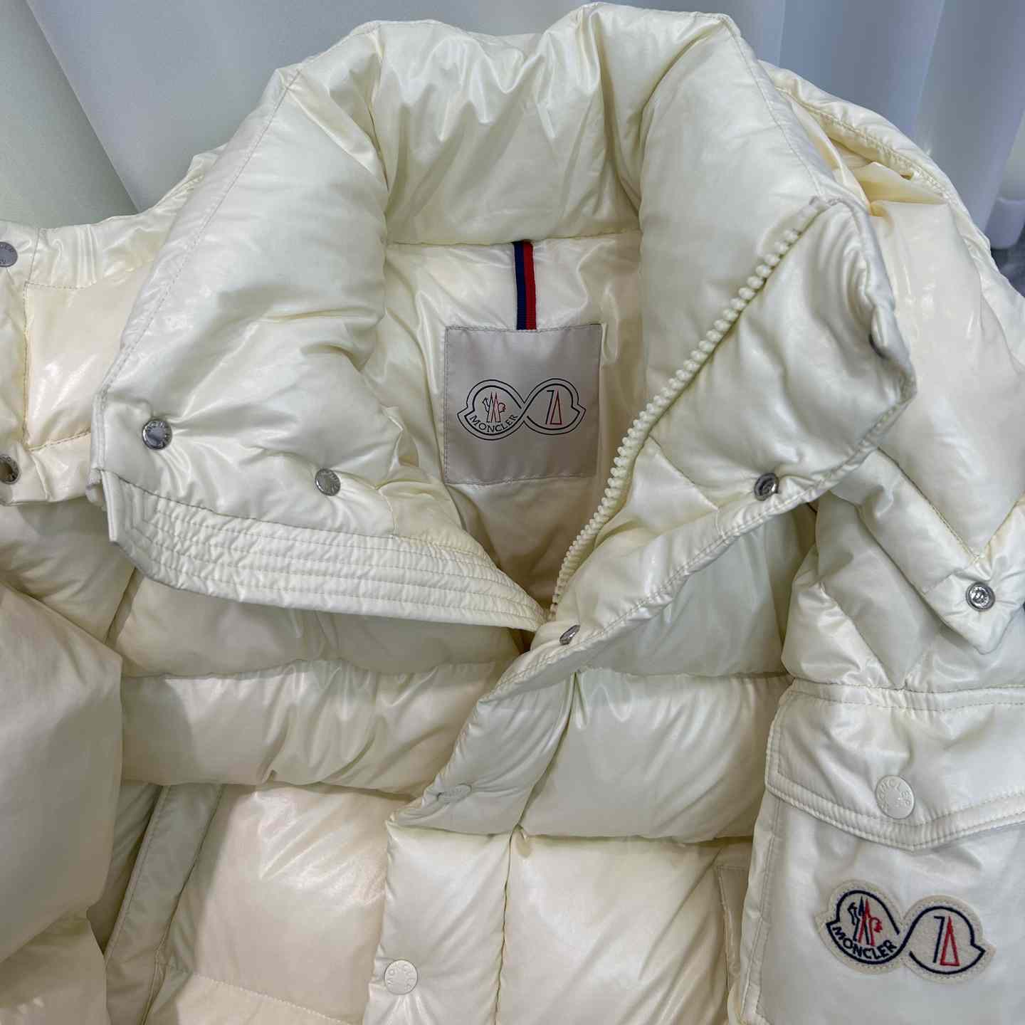 Moncler Maya 70 kurze Daunenjacke - EUR FASHION