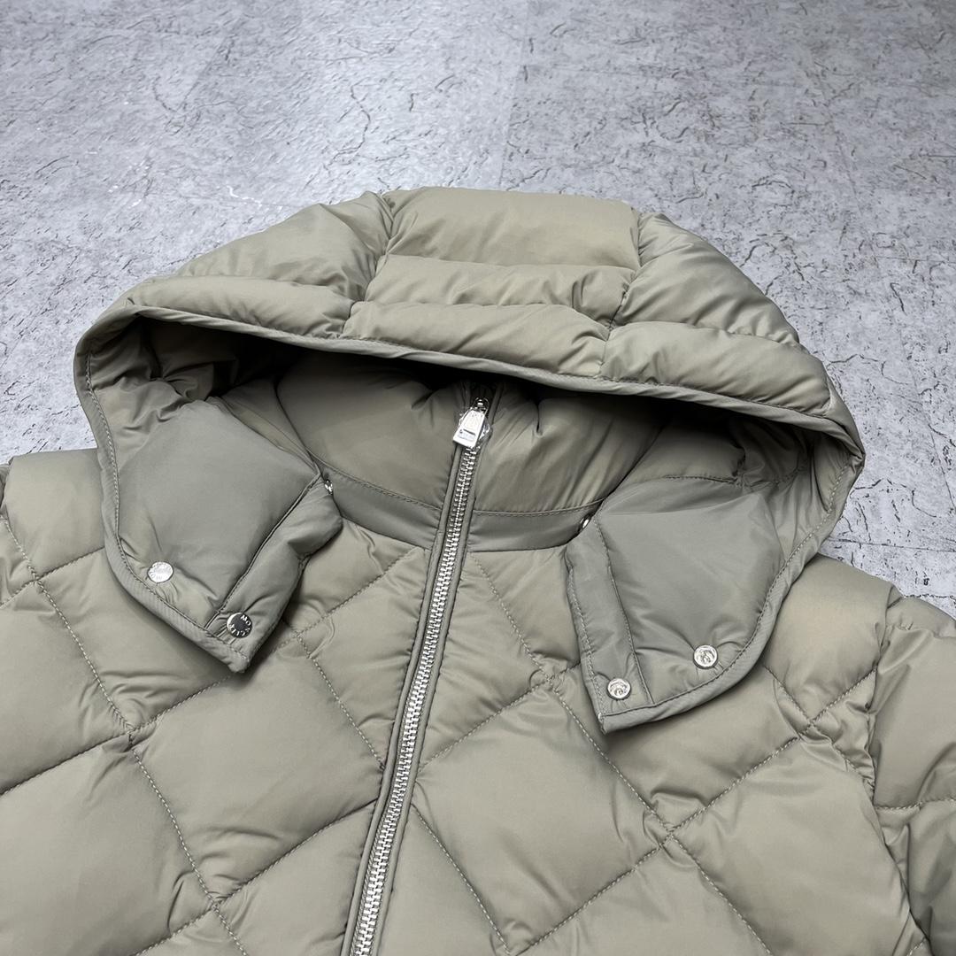 Moncler Wattierte Jacke mit Kapuze - EUR FASHION