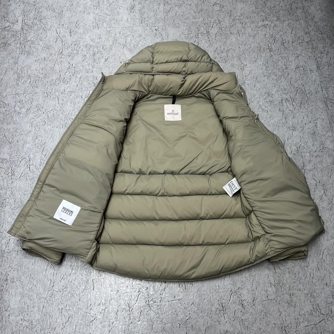 Moncler Wattierte Jacke mit Kapuze - EUR FASHION