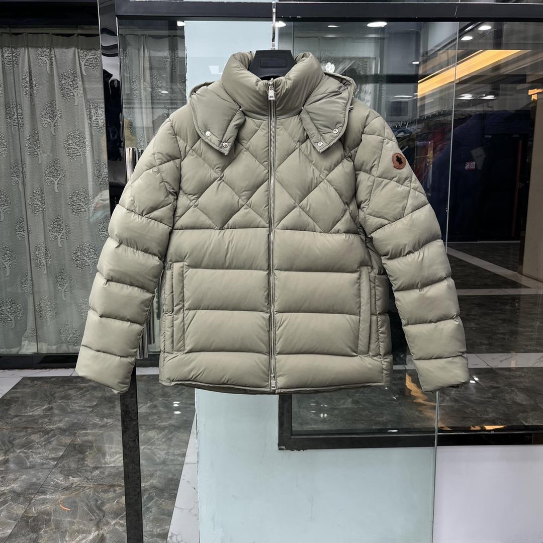 Moncler Wattierte Jacke mit Kapuze - EUR FASHION