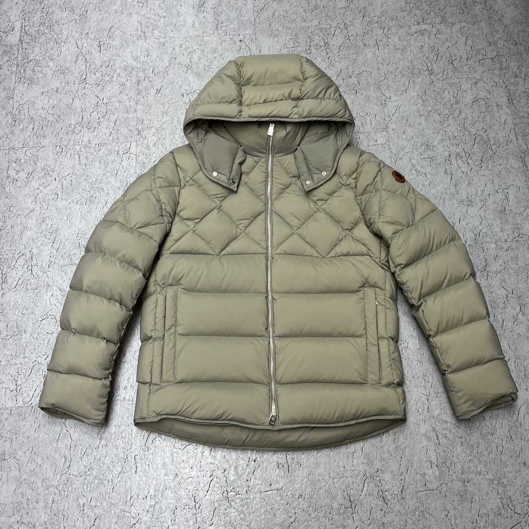 Moncler Wattierte Jacke mit Kapuze - EUR FASHION