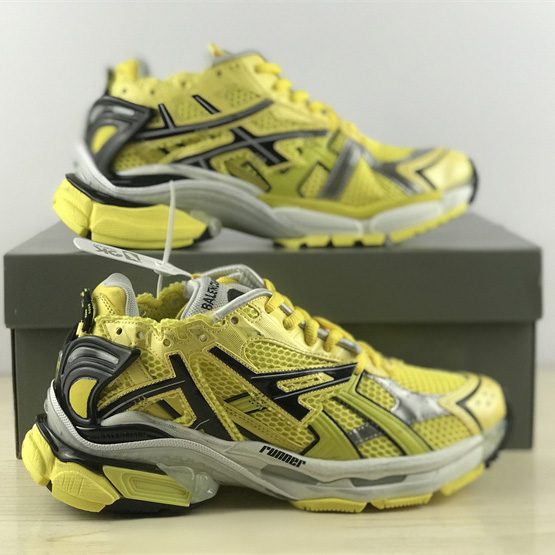 Balenciaga Runner Sneaker - EUR FASHION