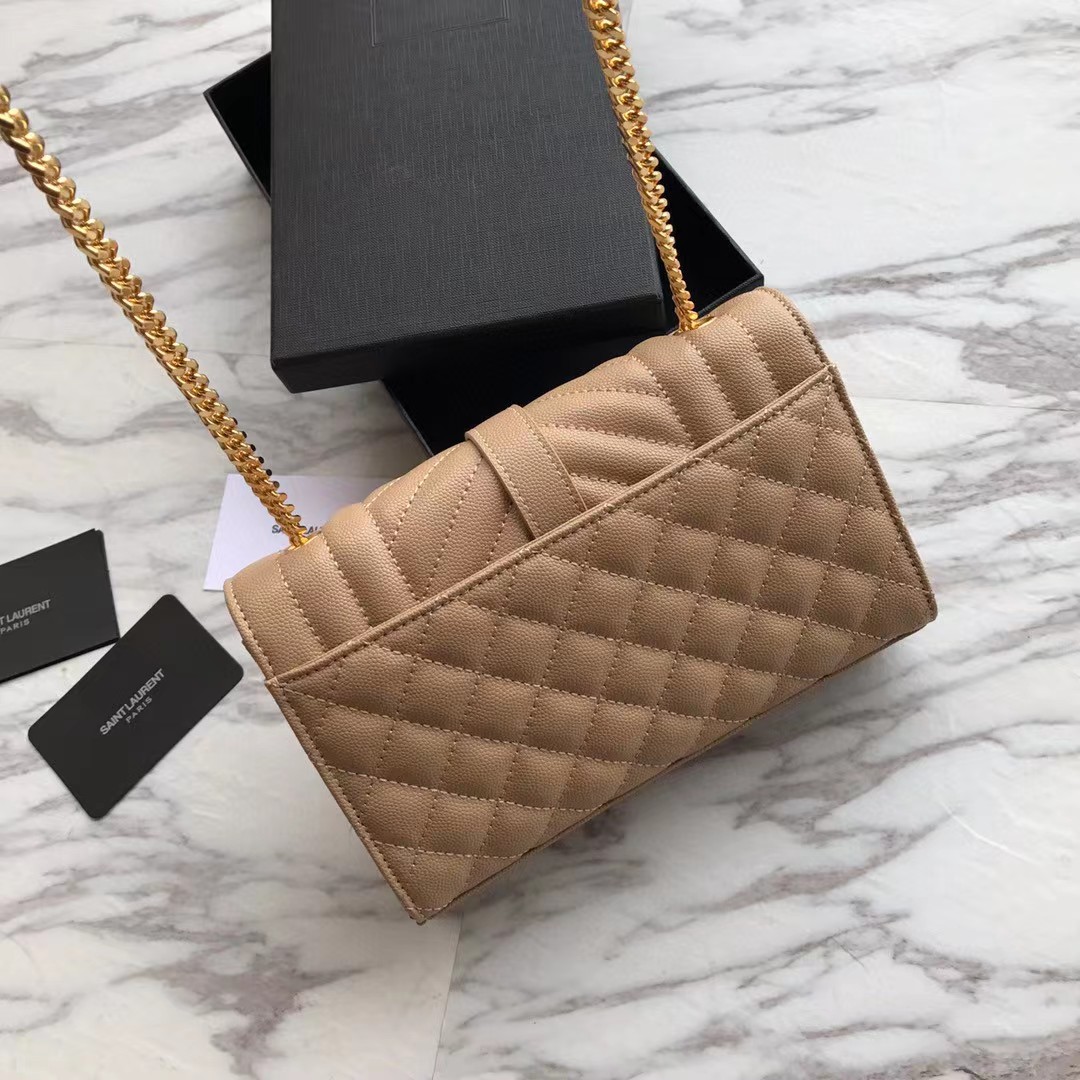 Saint Laurent Envelope Kleine Tasche aus geprägtem Matelasse-Leder mit Grain-de-Poudre-Mix (21-13-6 cm) - EUR FASHION