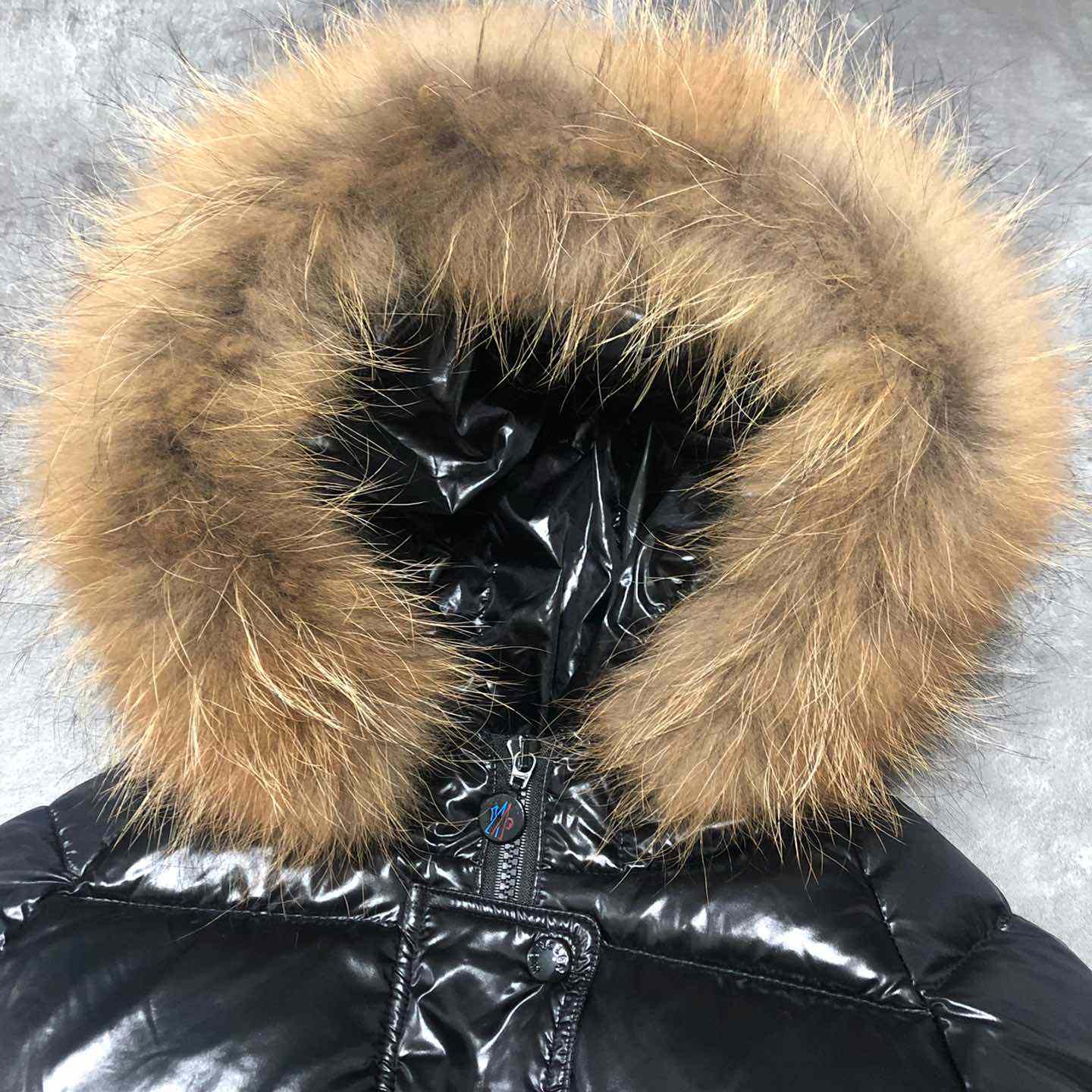 Moncler kurze Daunenjacke - EUR FASHION