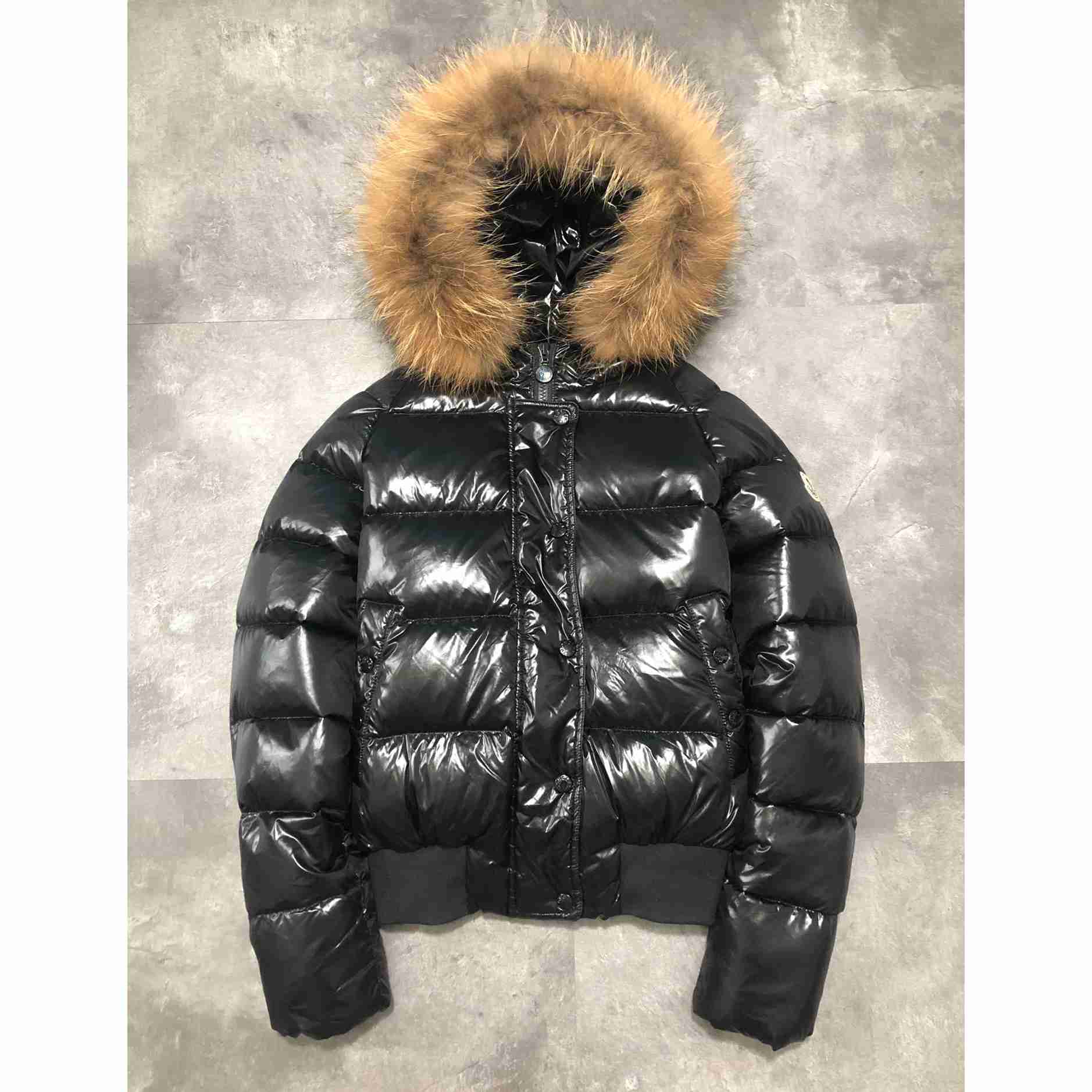 Moncler kurze Daunenjacke - EUR FASHION