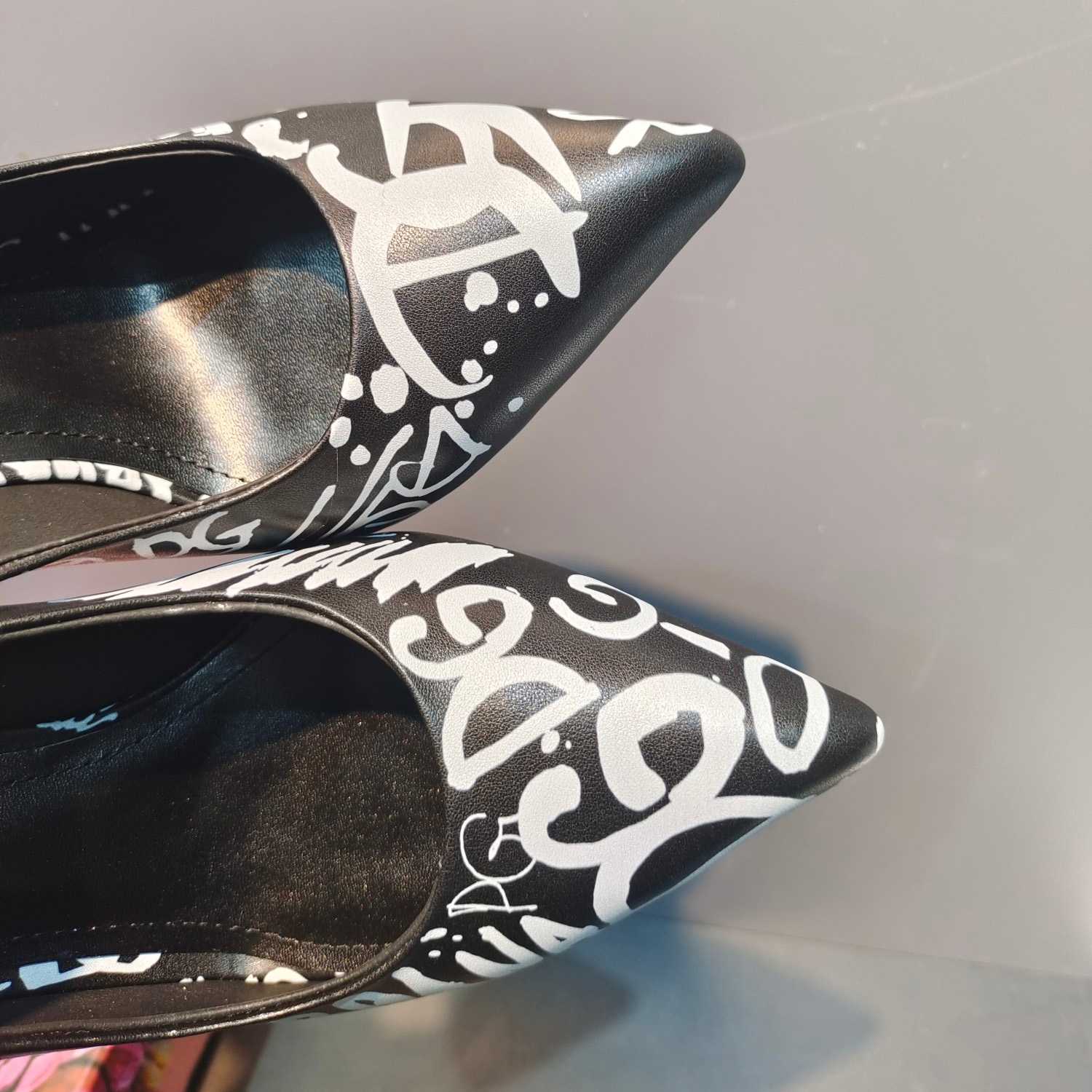 Dolce & Gabbana Kalbsleder-Slingbacks mit Logo-Print - EUR FASHION